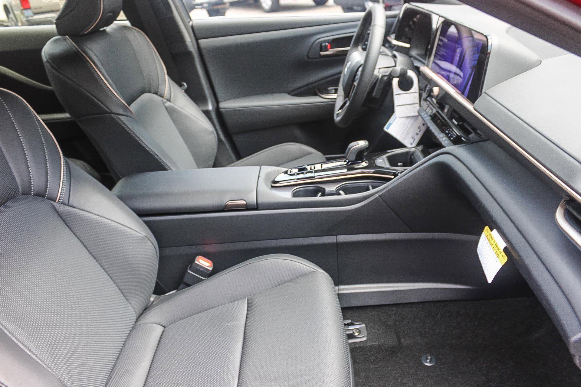 New 2025 Toyota Crown Signia Limited image 18