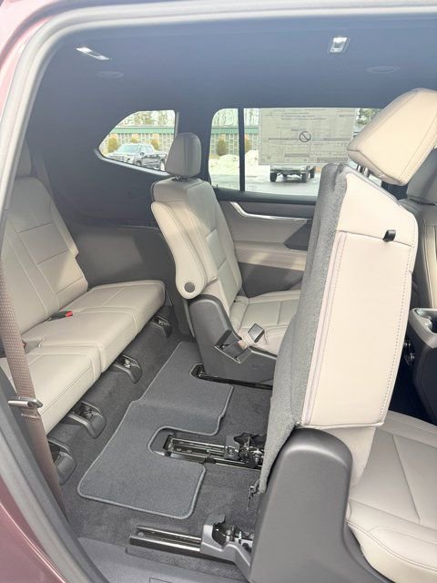 New 2026 GMC Acadia Elevation w/ Elevation Premium Package image 38