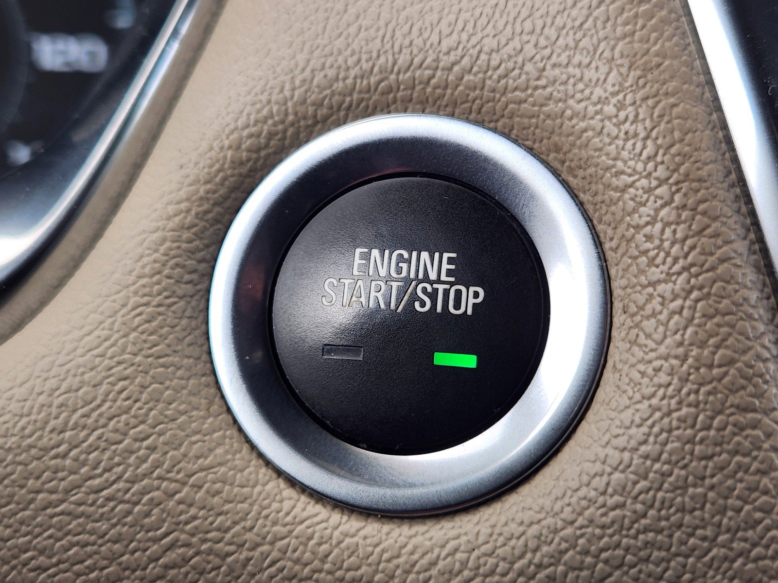 Used 2023 Chevrolet Traverse LS FWD image 18
