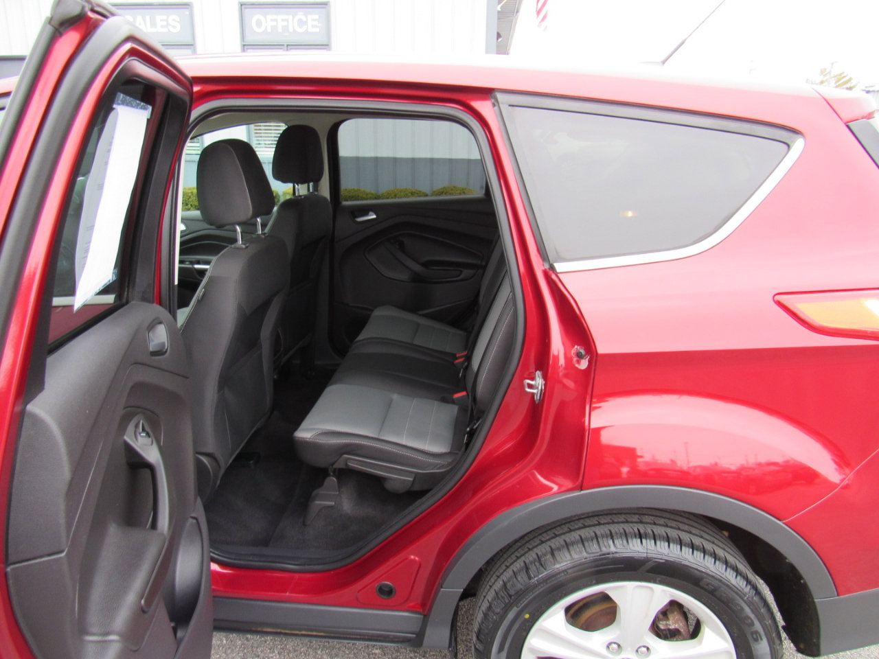 Used 2015 Ford Escape SE image 23