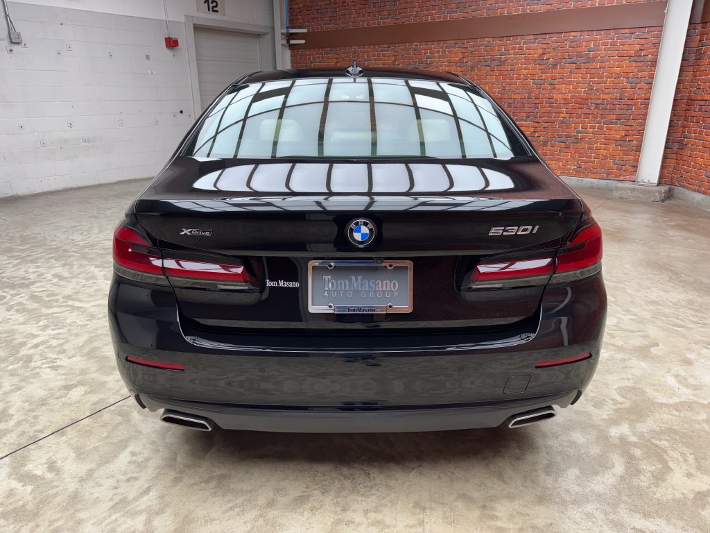 Certified 2023 BMW 530i xDrive w/ Convenience Package AWD/4WD image 4