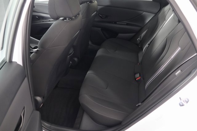 Certified 2025 Hyundai Elantra Sport image 19
