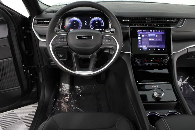 New 2026 Jeep Grand Cherokee L 4WD image 11