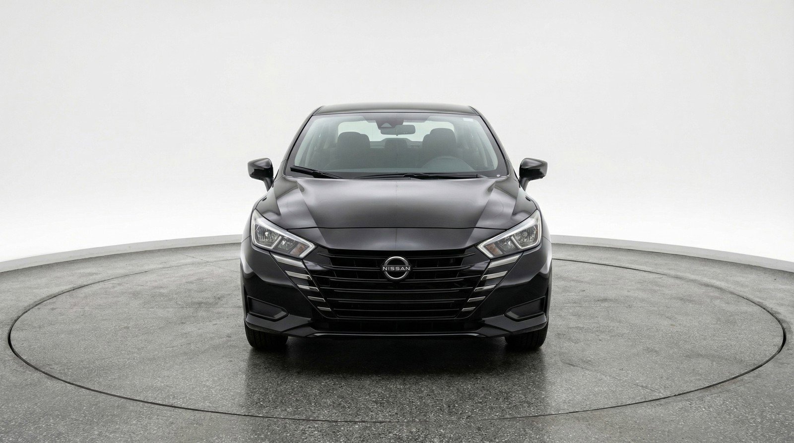 Used 2025 Nissan Versa SV image 2