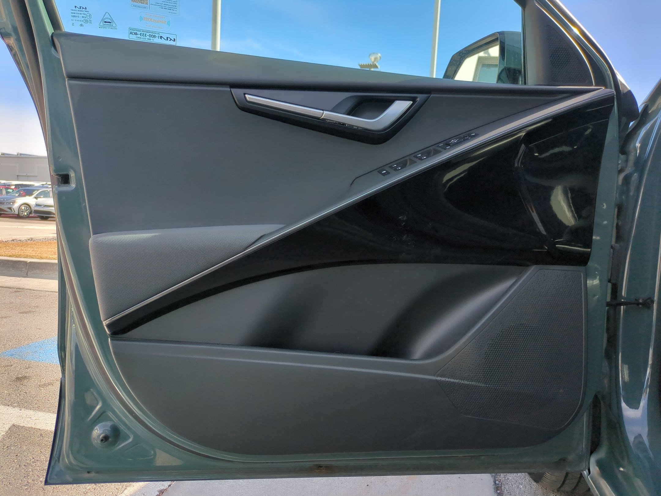 Used 2023 Kia Niro EX Touring image 16