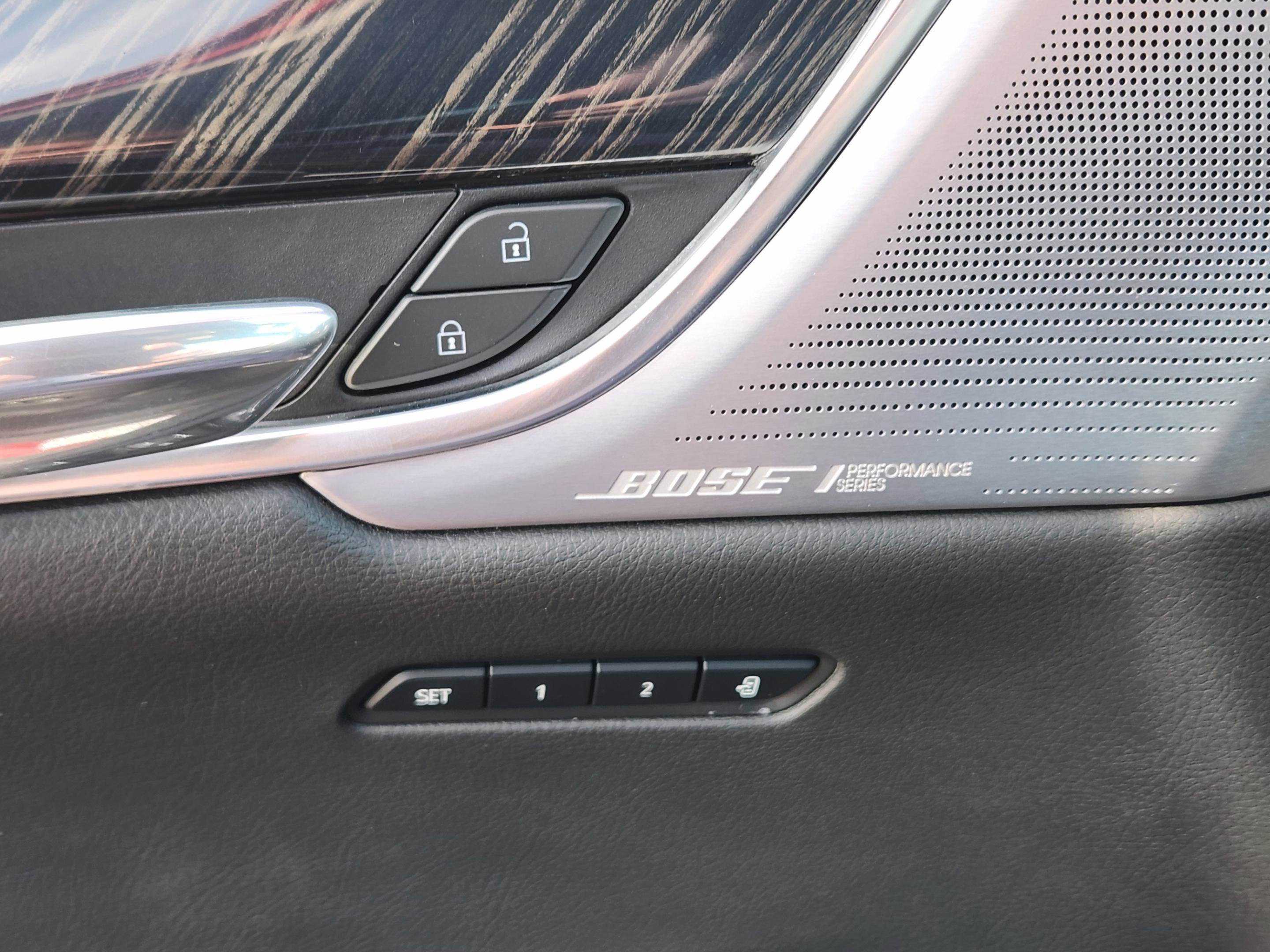 Used 2023 Cadillac XT6 Premium Luxury image 24