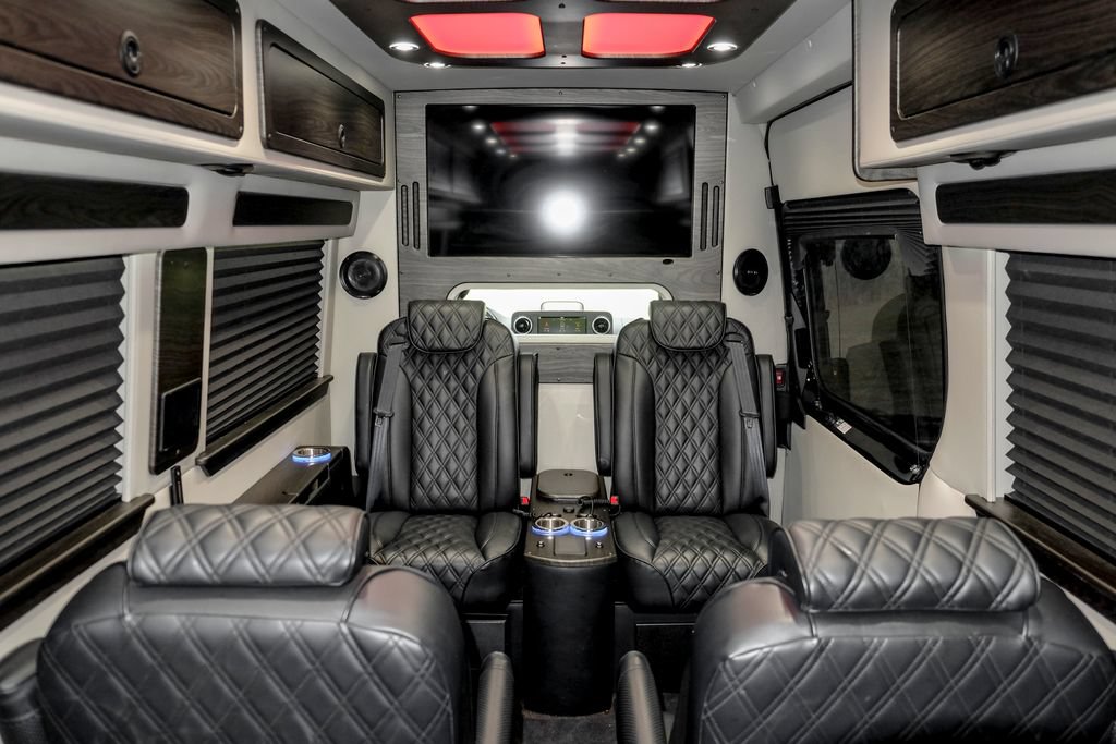 Used 2025 Mercedes-Benz Sprinter 3500 image 32
