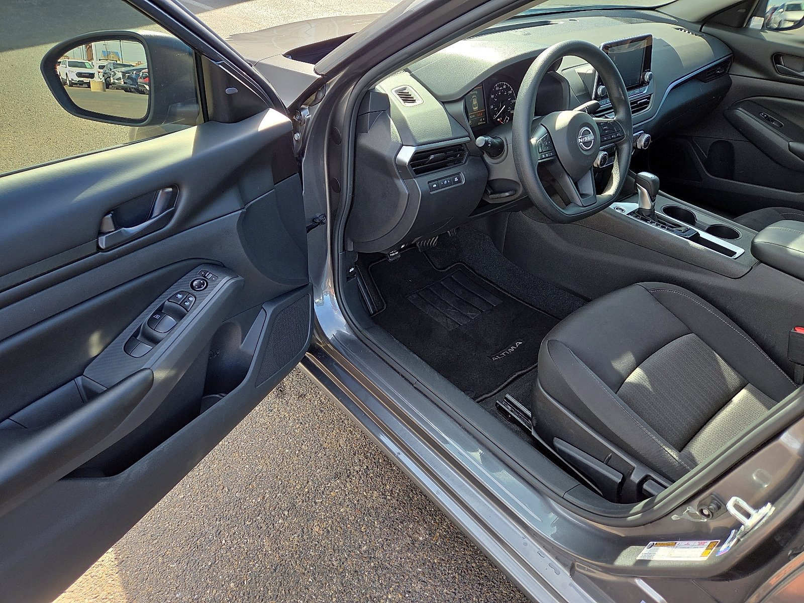 Used 2025 Nissan Altima 2.5 S image 11