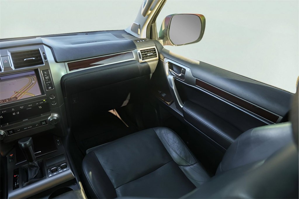Used 2017 Lexus GX 460 Premium image 25