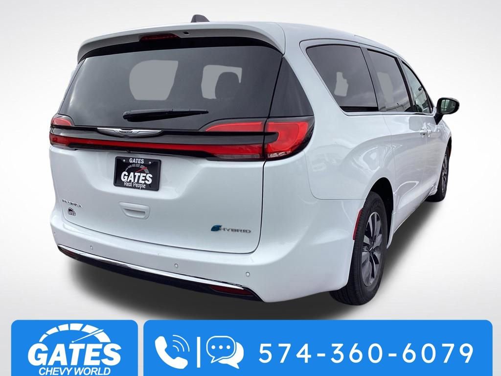 Used 2024 Chrysler Pacifica Limited FWD image 8