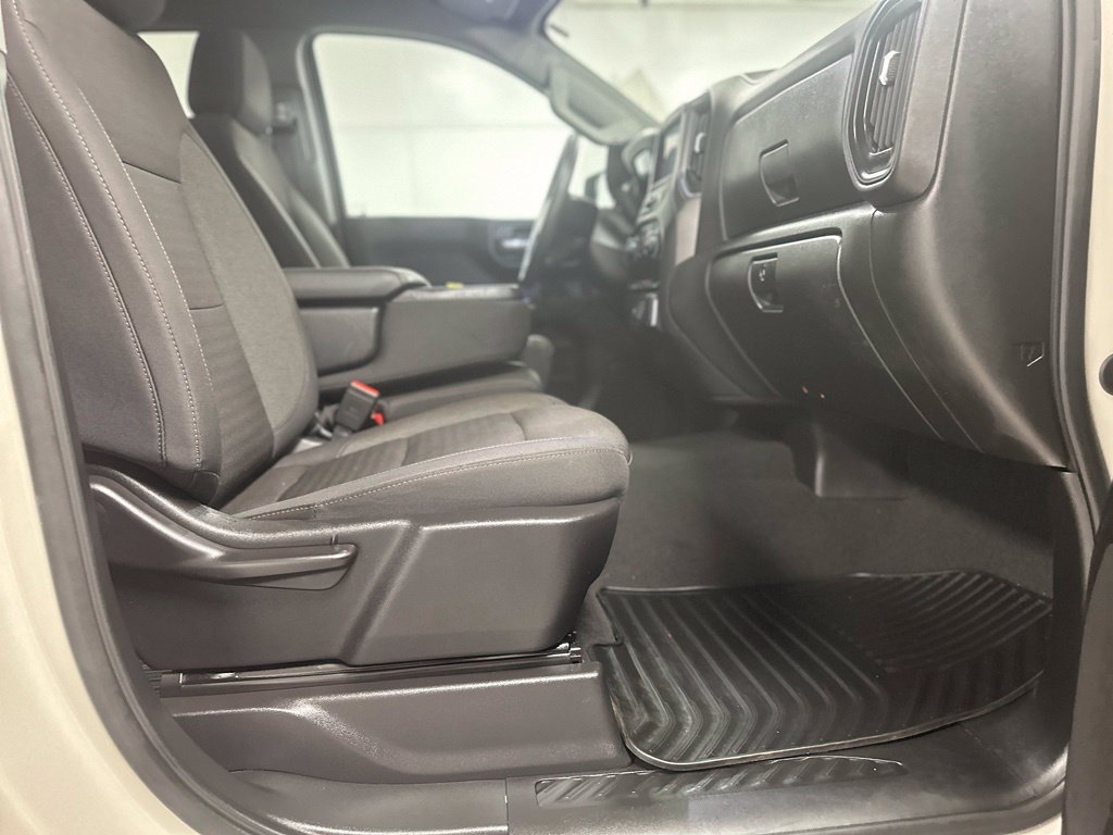 Used 2026 Chevrolet Silverado 1500 Custom w/ LPO, Dark Essentials Package AWD/4WD image 22
