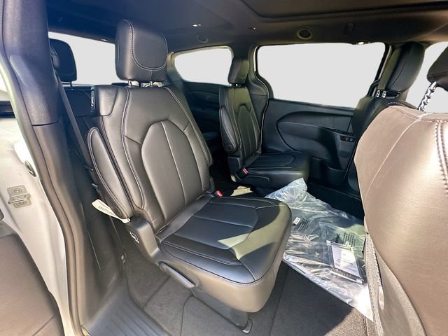 New 2026 Chrysler Pacifica Select image 31