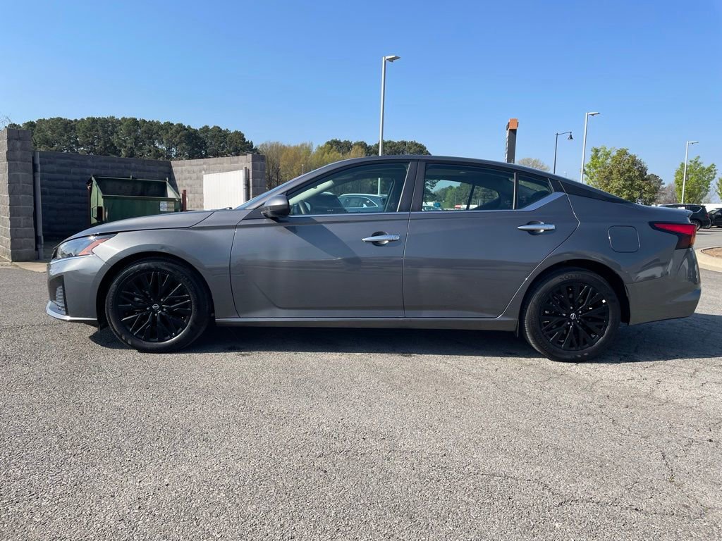 Used 2025 Nissan Altima 2.5 SV w/ SV Special Edition Package image 4