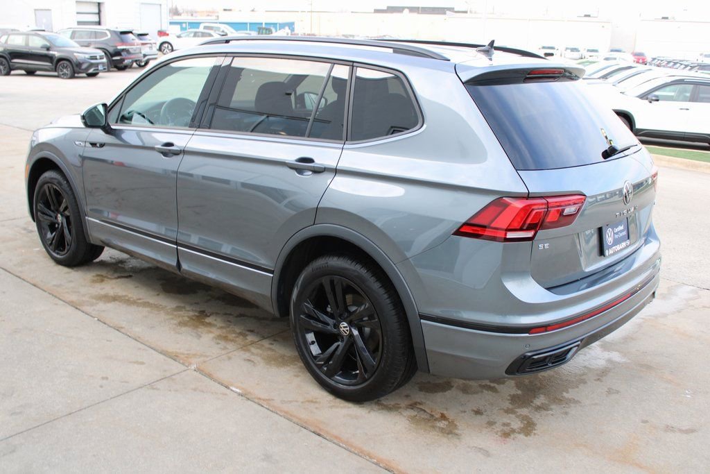 Certified 2024 Volkswagen Tiguan SE R-Line AWD/4WD image 4