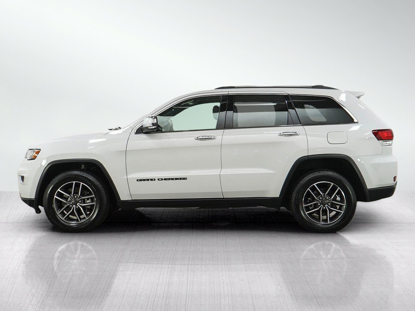 Used 2021 Jeep Grand Cherokee Limited AWD/4WD image 2