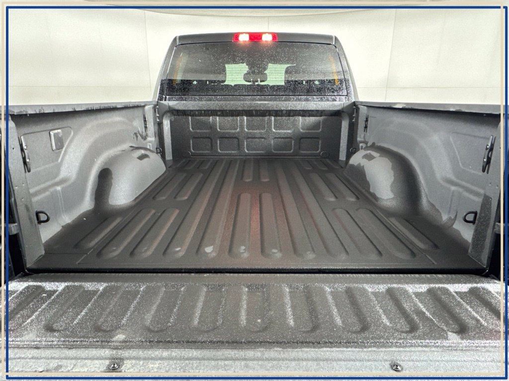 Used 2025 RAM 2500 Big Horn AWD/4WD image 38