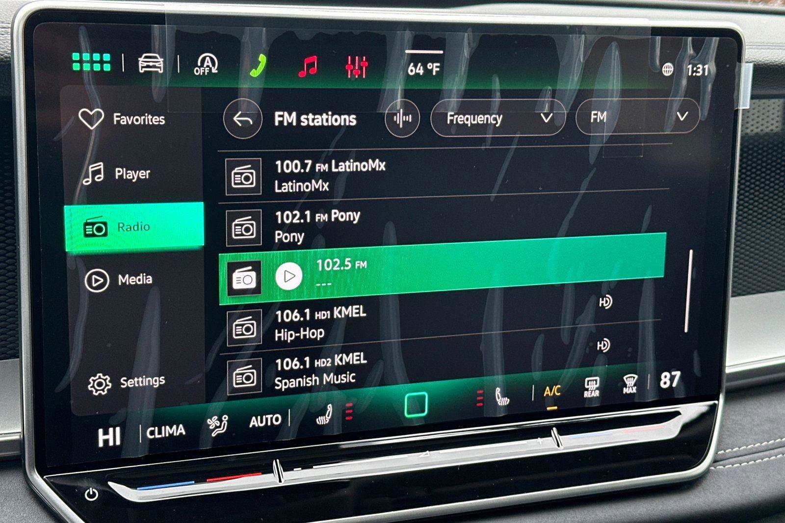 New 2026 Volkswagen Tiguan SE AWD/4WD image 17