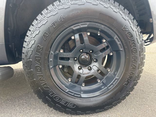Used 2010 Toyota 4Runner SR5 AWD/4WD image 9