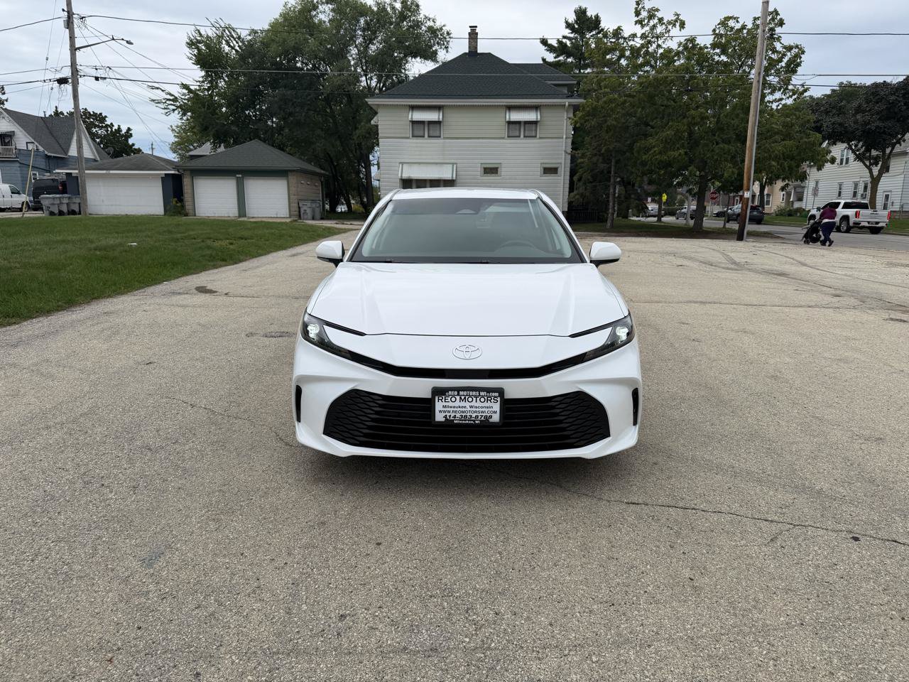 Used 2025 Toyota Camry LE FWD image 2