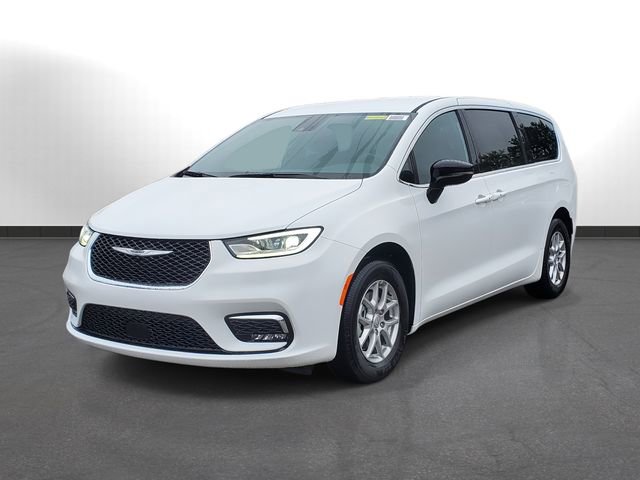 New 2026 Chrysler Pacifica Select image 4