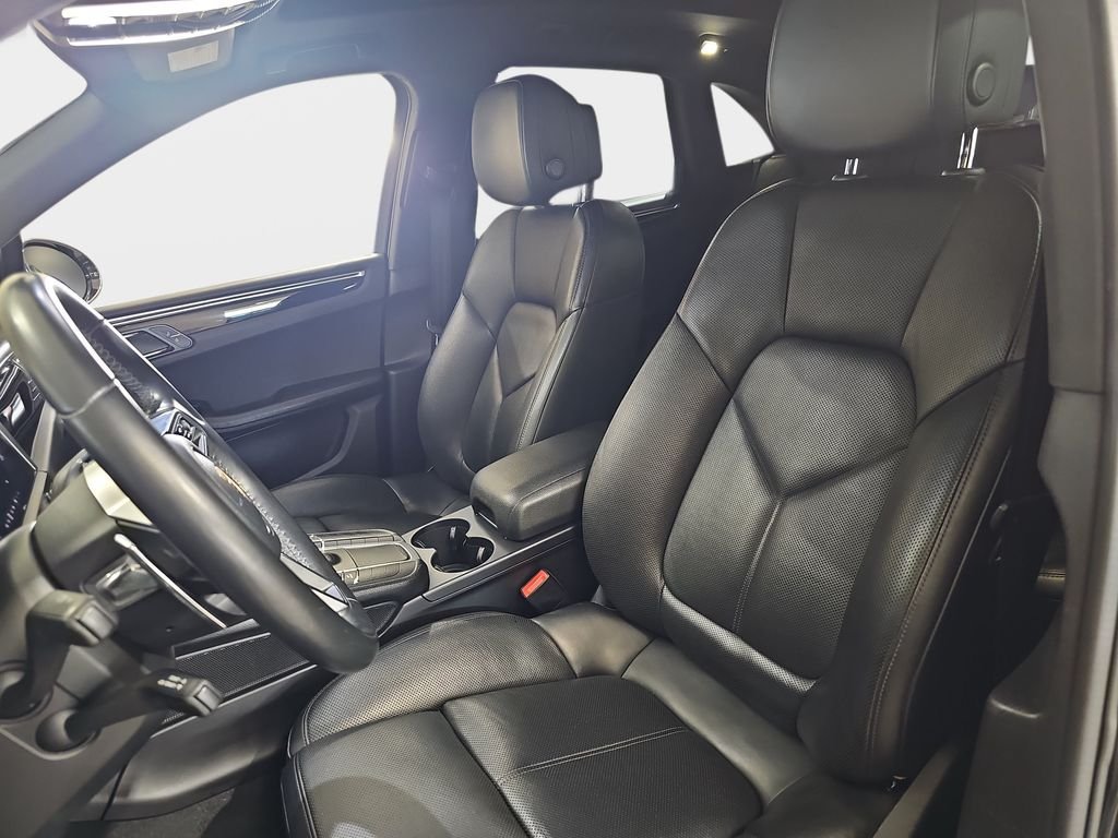 Used 2019 Porsche Macan AWD/4WD image 18