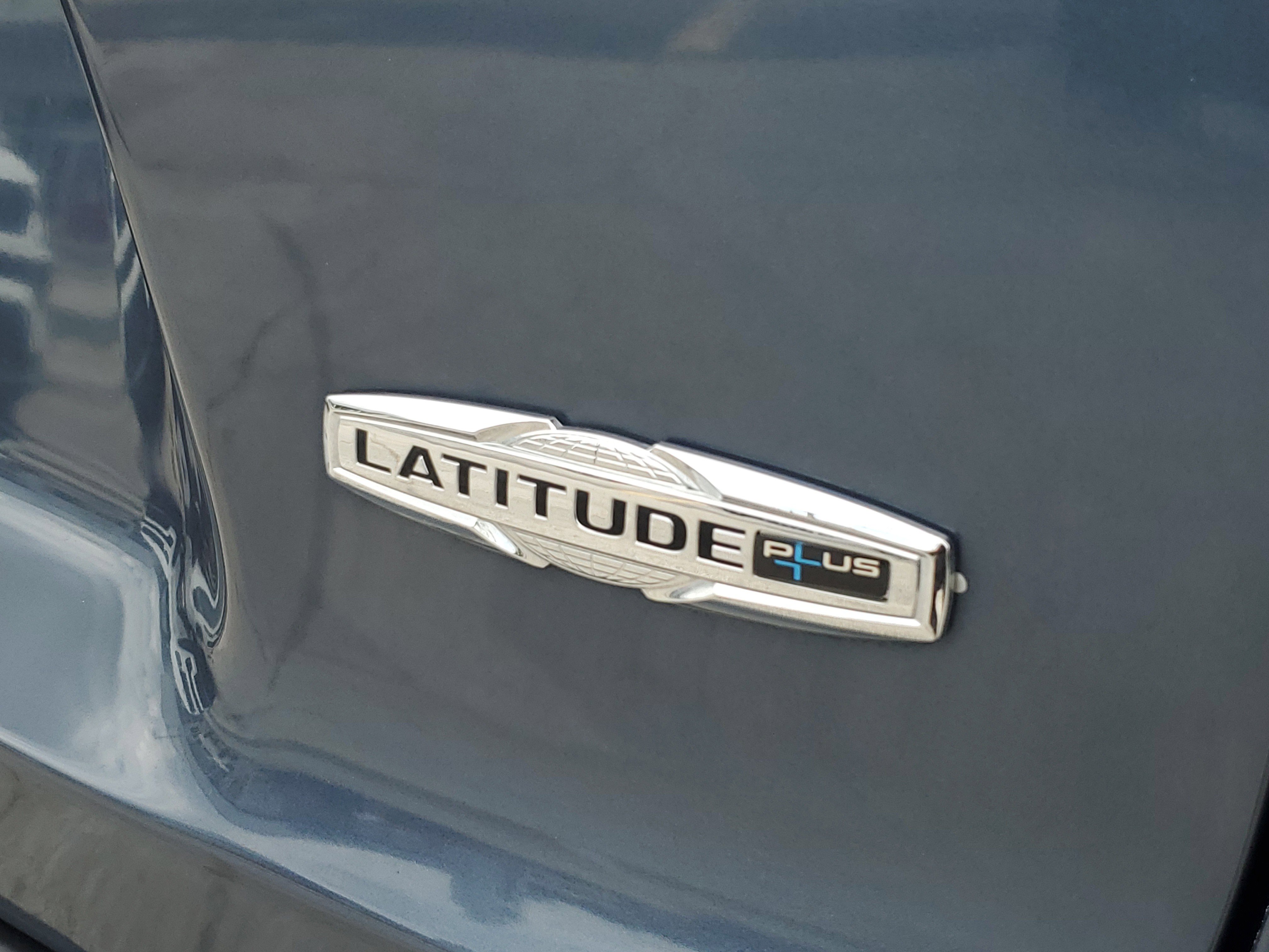 Used 2020 Jeep Cherokee Latitude Plus w/ Comfort/Convenience Group FWD image 6