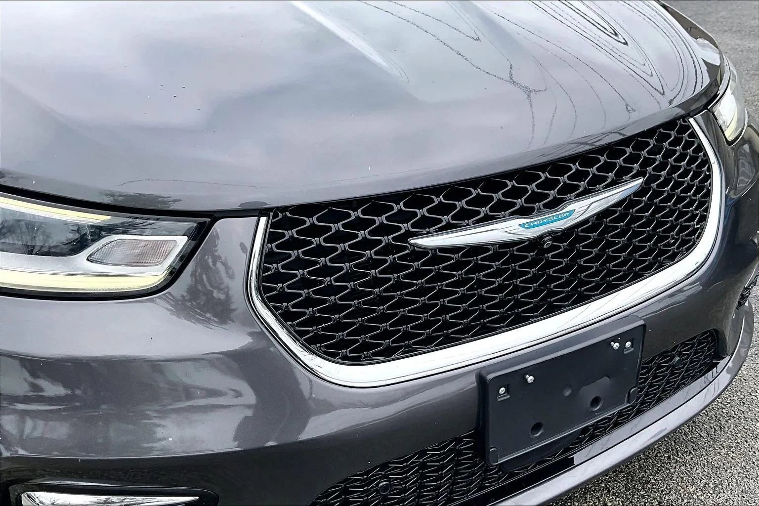 Used 2021 Chrysler Pacifica Touring-L image 27