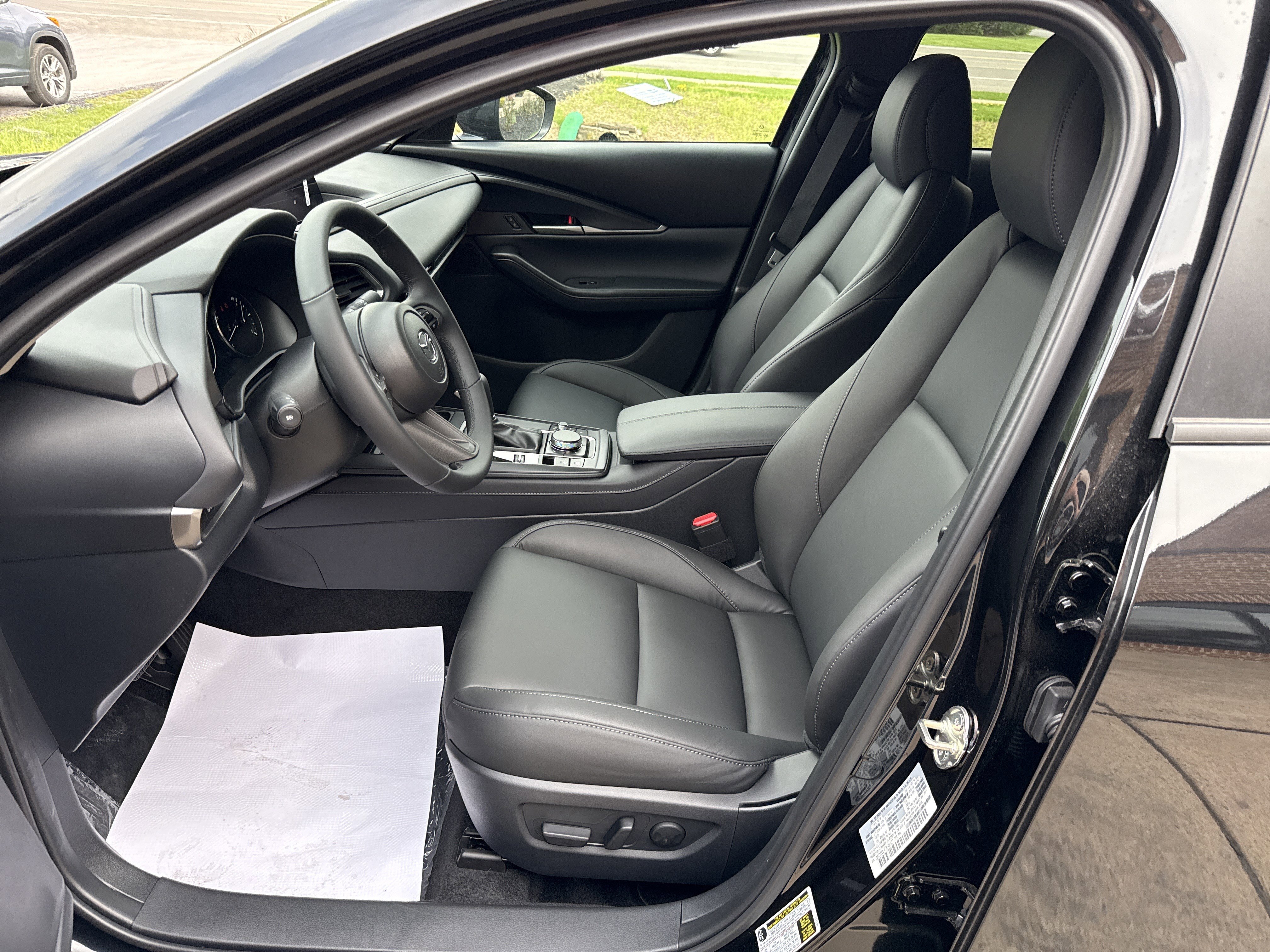 New 2026 MAZDA CX-30 AWD 2.5 S w/ Select Sport Pkg image 12