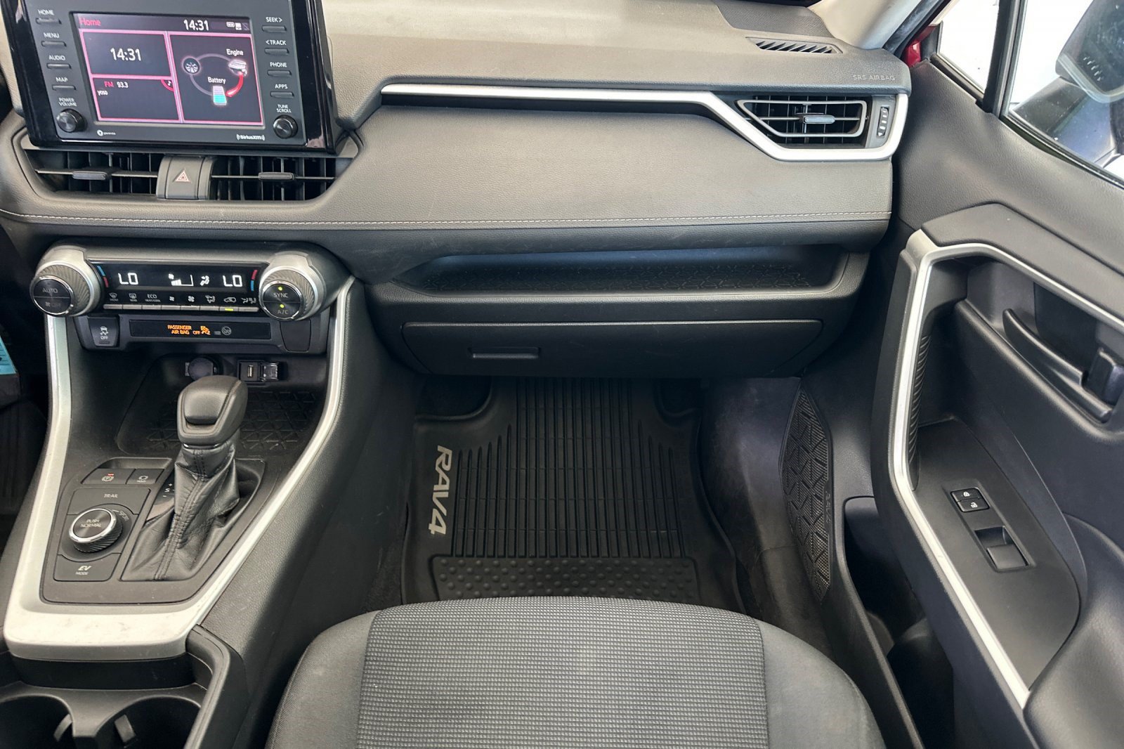 Used 2020 Toyota RAV4 LE w/ All Weather Liner Package AWD/4WD image 29