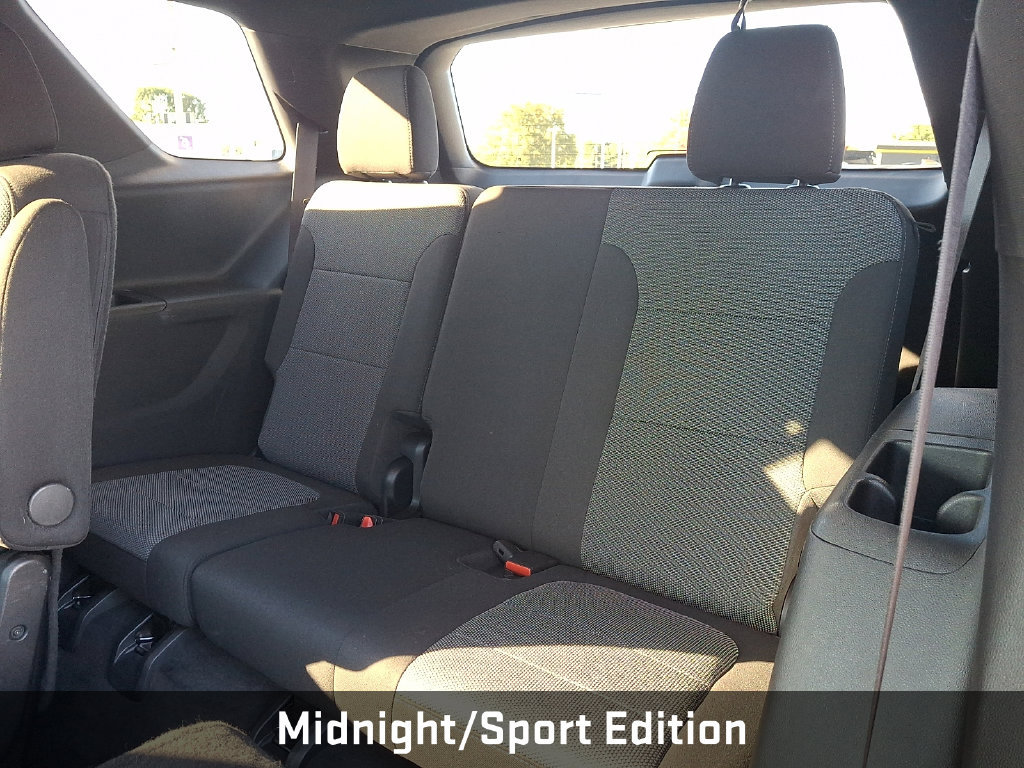 Used 2023 Chevrolet Traverse LT w/ Midnight/Sport Edition AWD/4WD image 14