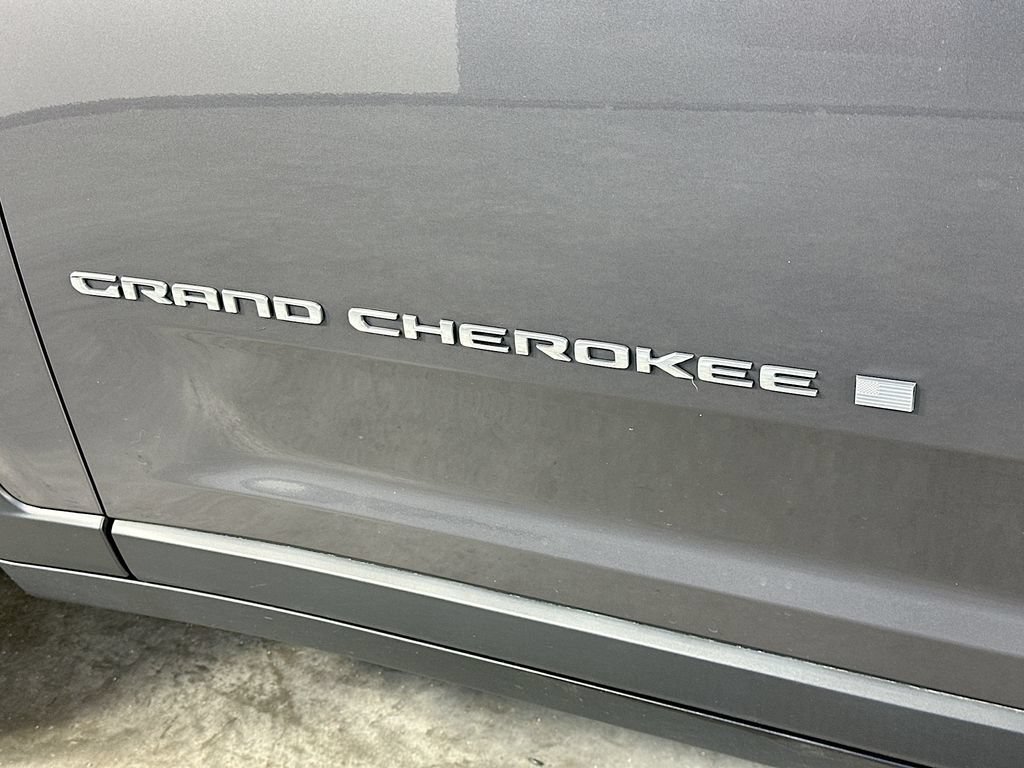Used 2023 Jeep Grand Cherokee L Limited AWD/4WD image 29