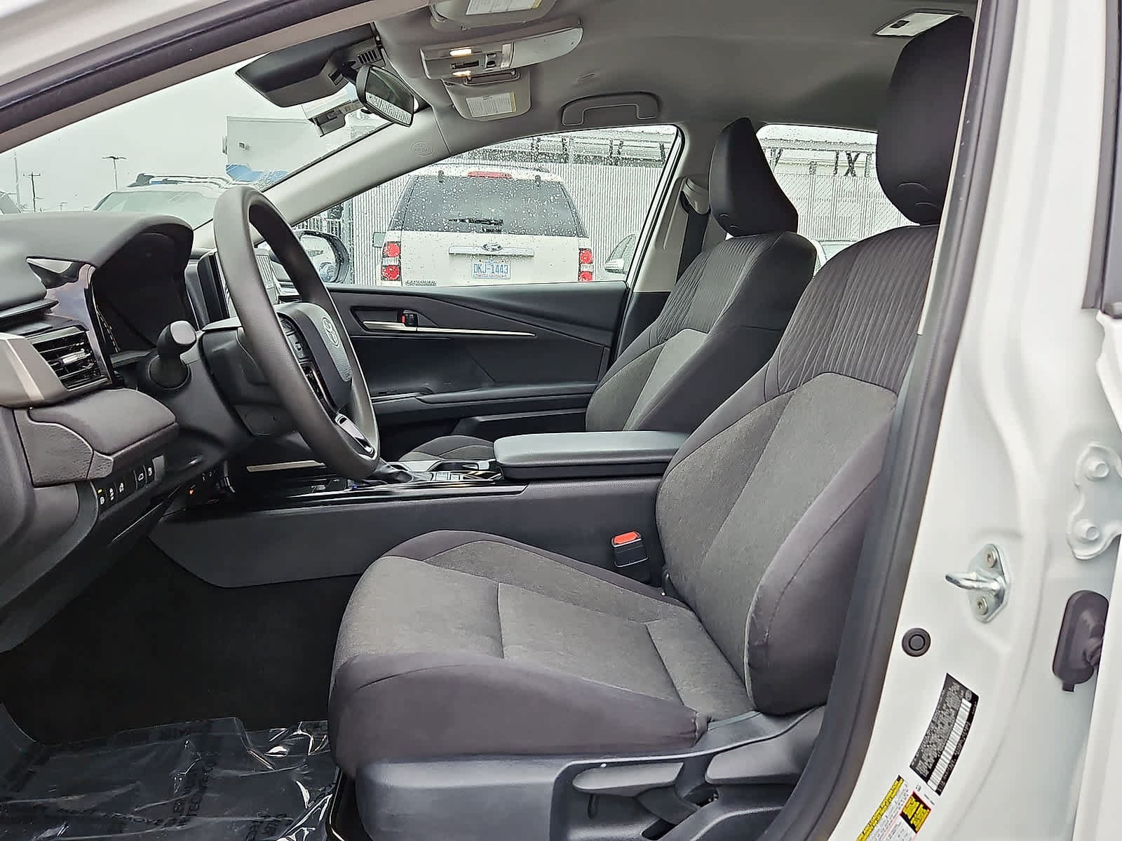 Used 2025 Toyota Camry LE FWD image 24
