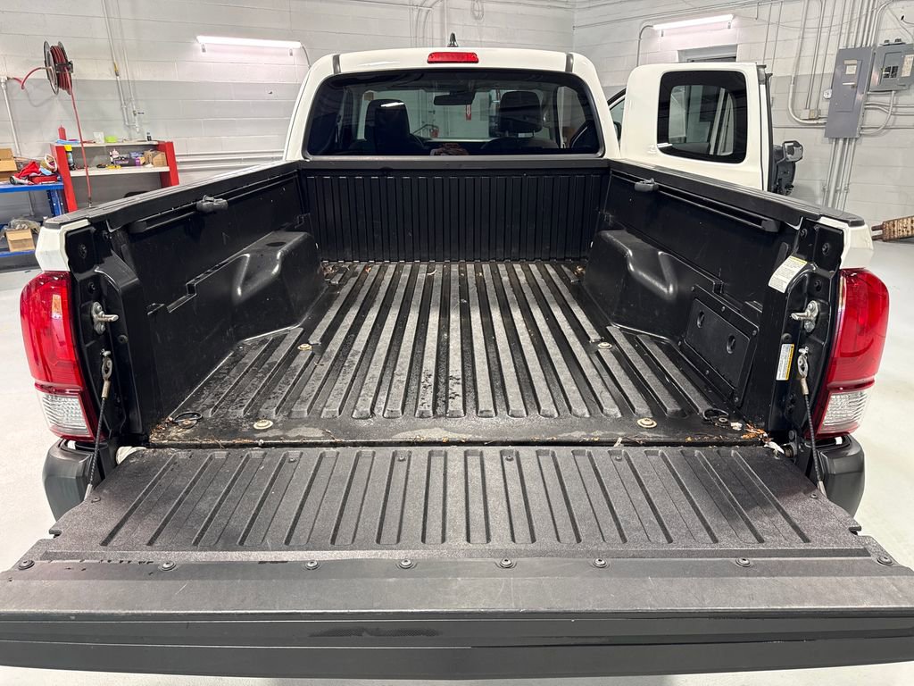 Used 2021 Toyota Tacoma SR AWD/4WD image 37