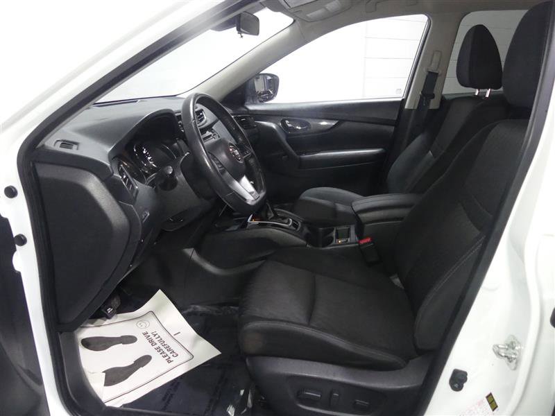 Used 2019 Nissan Rogue SV image 21