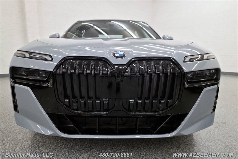 Used 2023 BMW 740i RWD image 6