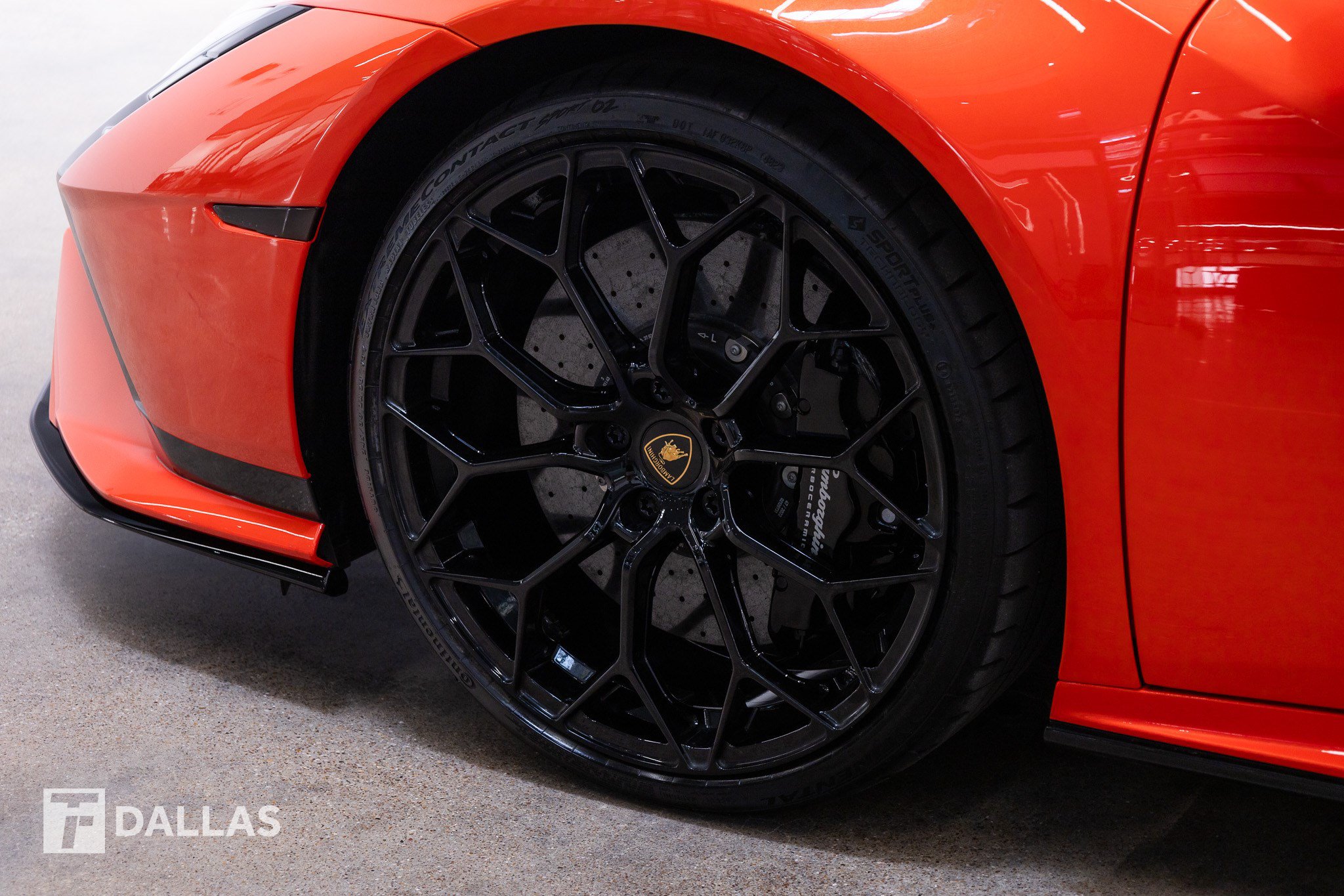 Used 2023 Lamborghini Huracan Tecnica RWD image 3