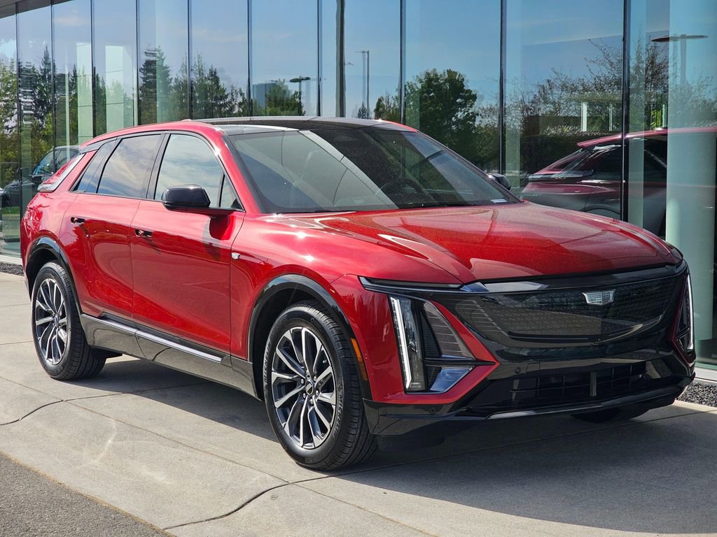 Used 2025 Cadillac Lyriq Sport AWD/4WD image 7