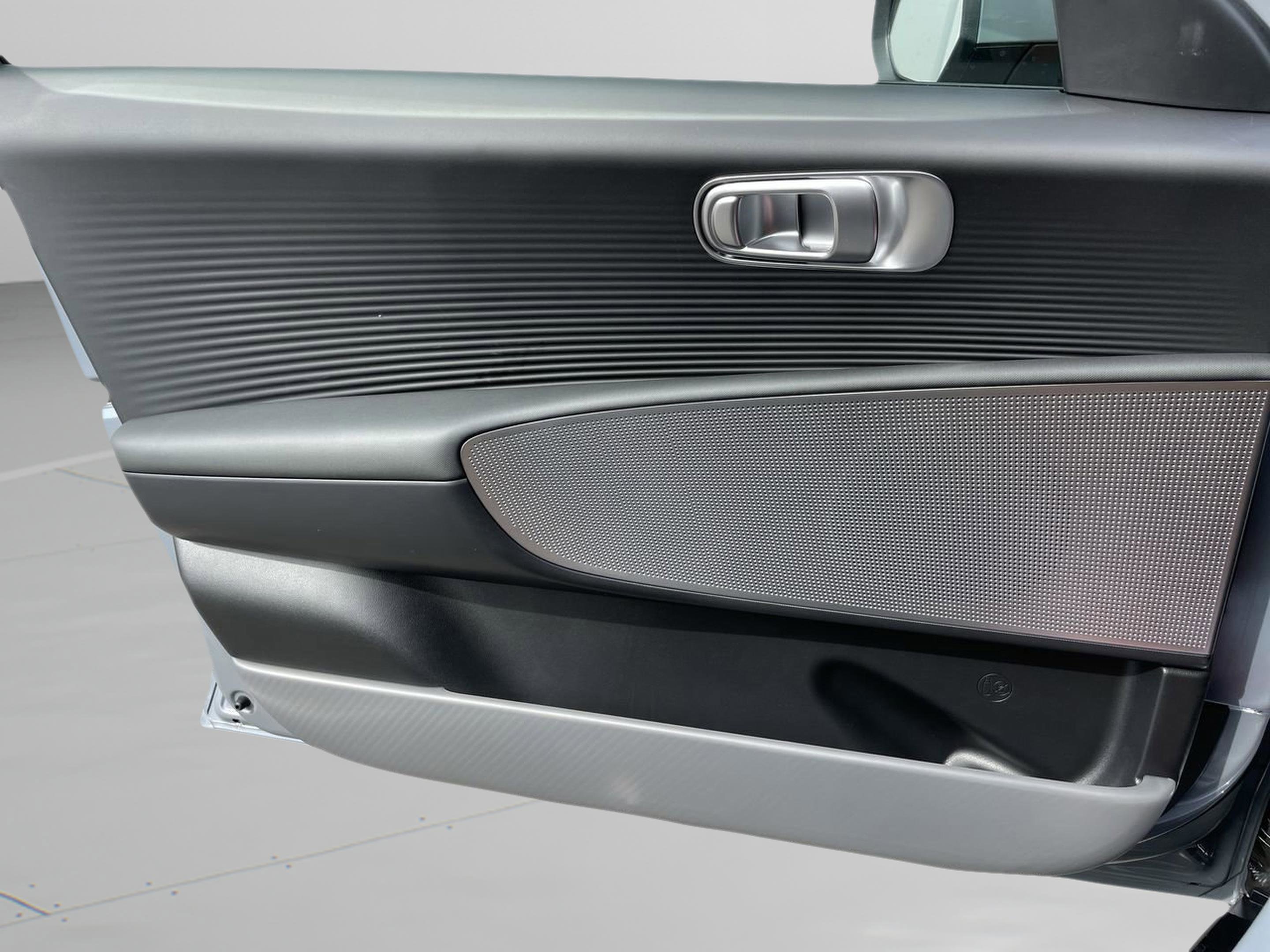 New 2025 Hyundai Ioniq 6 SEL image 15