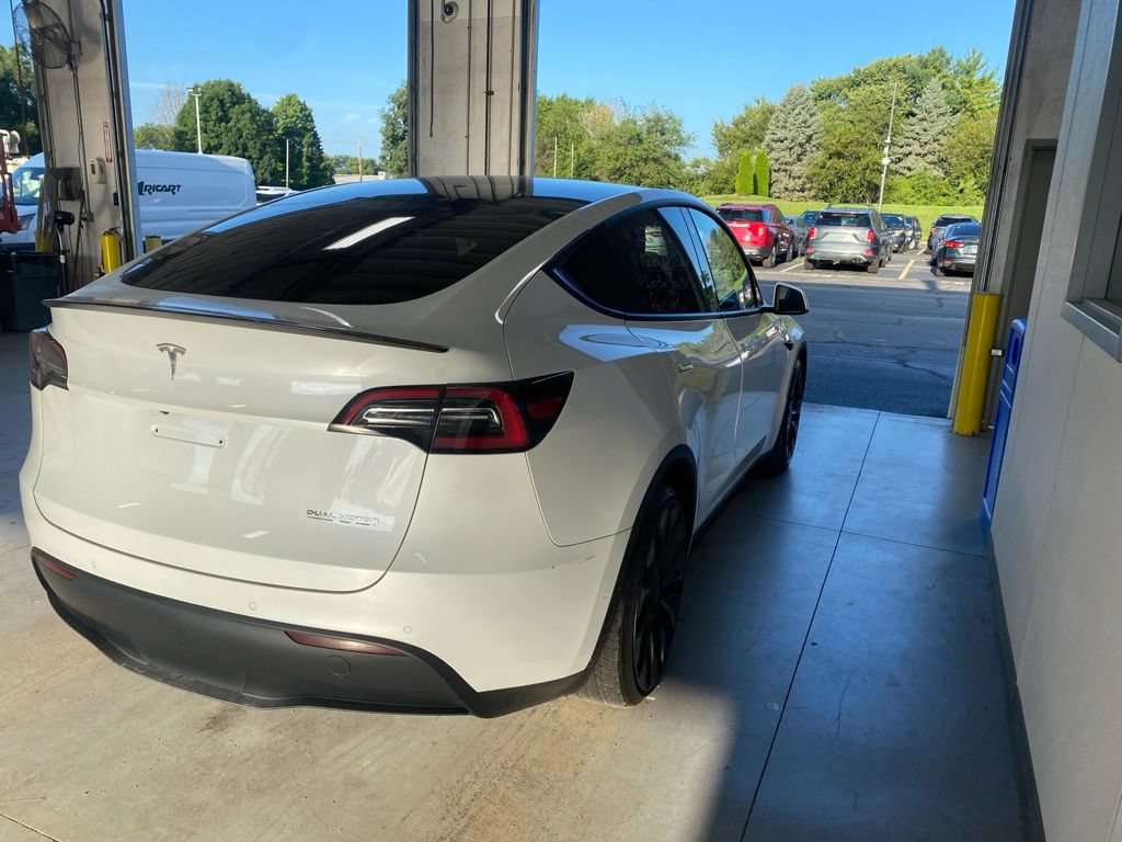 Used 2022 Tesla Model Y Performance AWD/4WD image 4