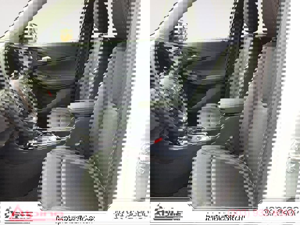 Used 2024 Buick Encore GX Sport Touring image 9