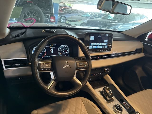 Used 2023 Mitsubishi Outlander SEL FWD image 7