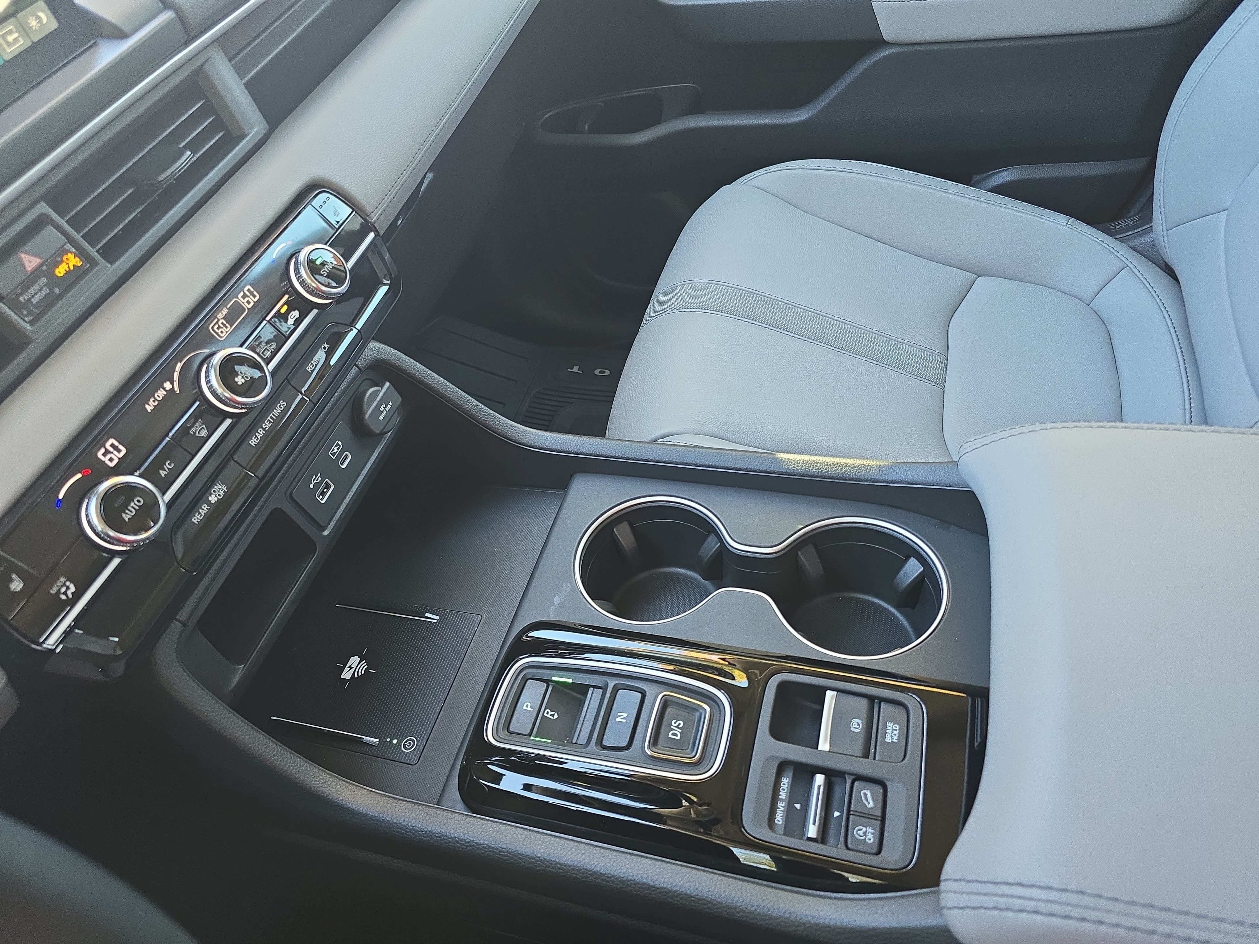 Used 2025 Honda Pilot Touring image 25