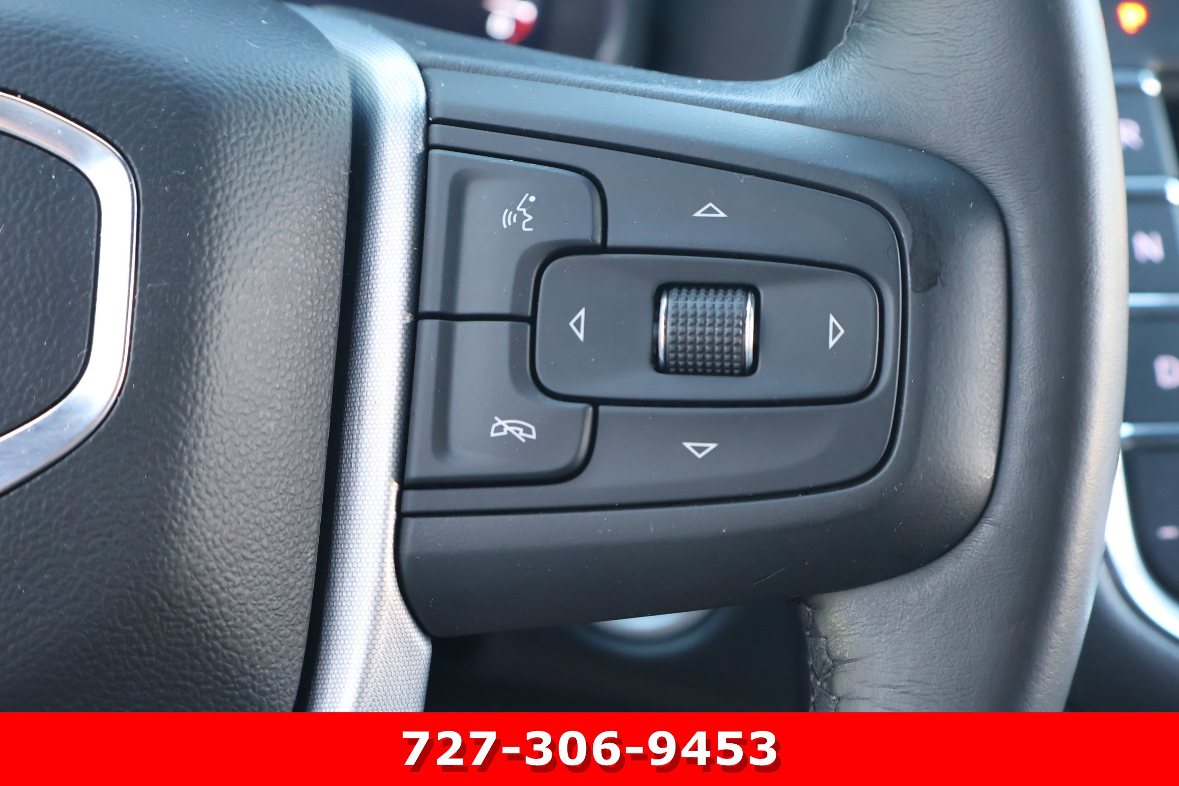 Used 2023 GMC Yukon SLT RWD image 28