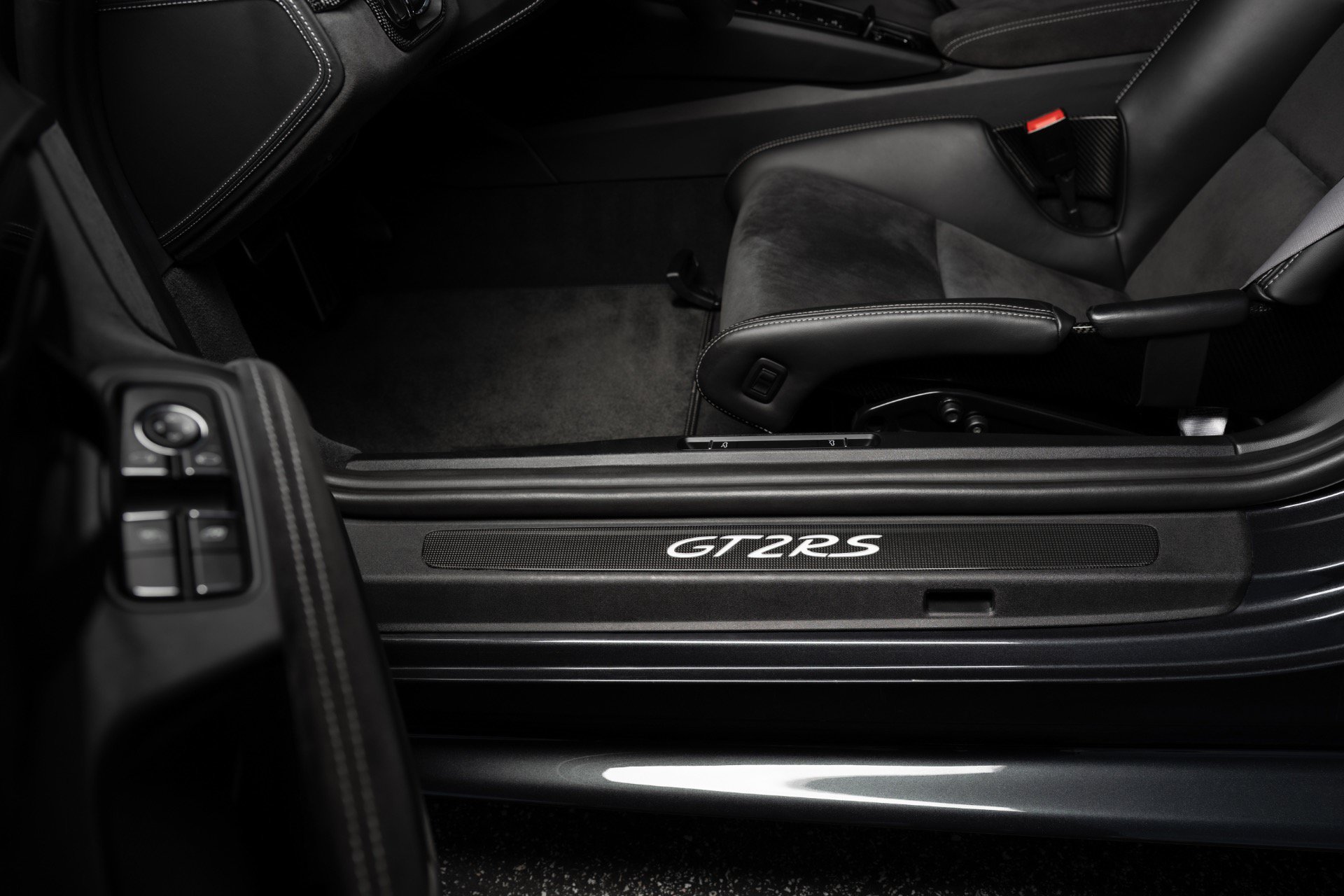 Used 2018 Porsche 911 GT2 RS RWD image 26