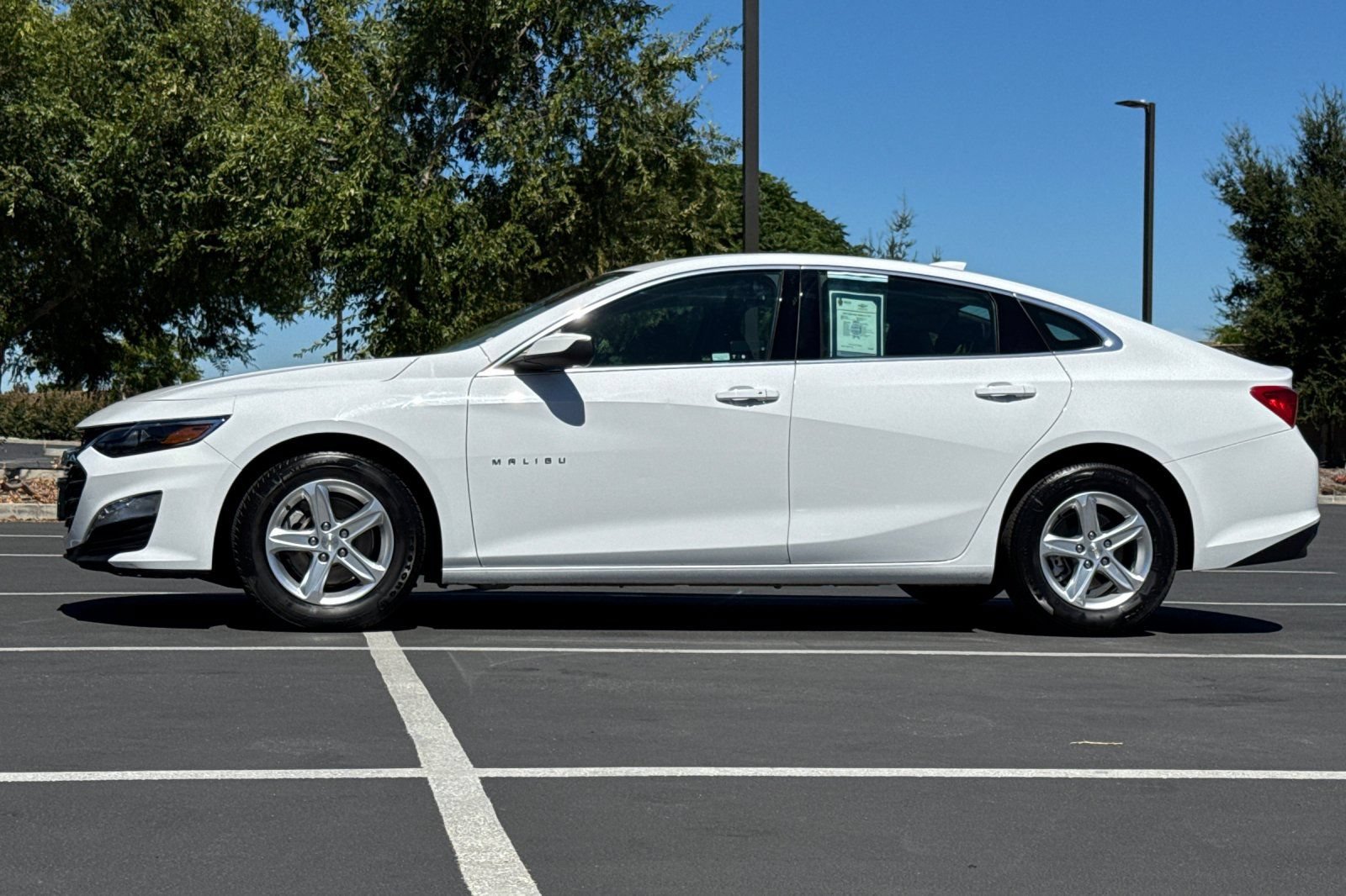 Used 2023 Chevrolet Malibu LT FWD image 14