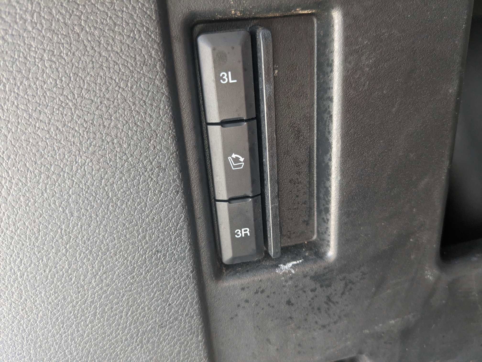 Used 2020 Ford Expedition XLT w/ Equipment Group 201A RWD image 14