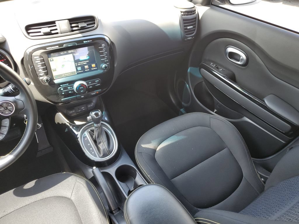 Used 2015 Kia Soul + w/ Audio Package FWD image 13