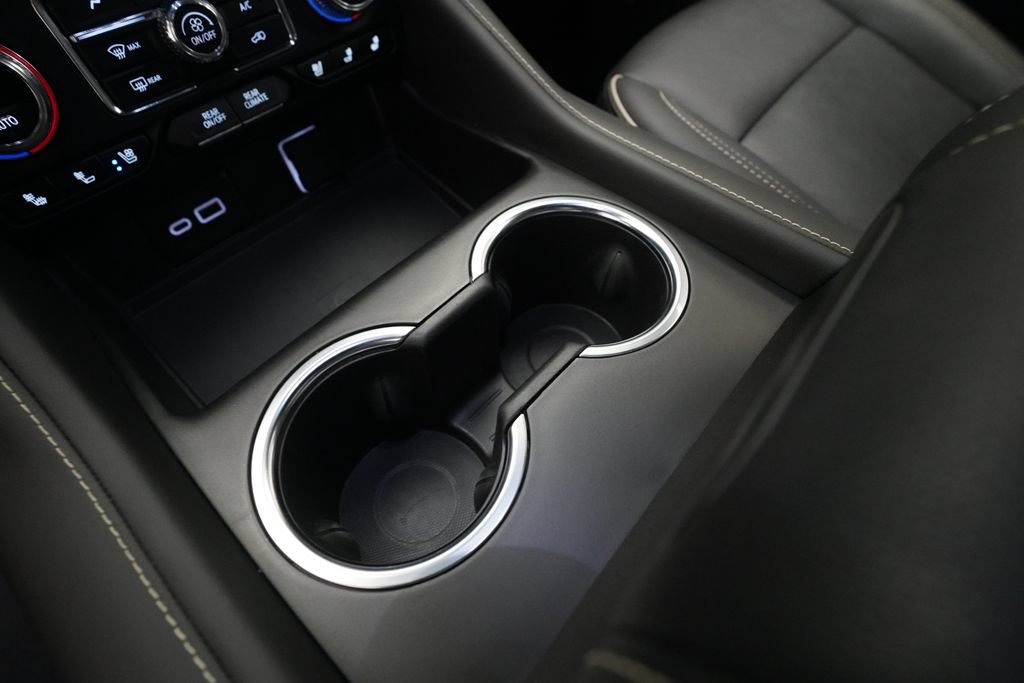Used 2024 GMC Yukon SLT w/ SLT Luxury Package AWD/4WD image 18