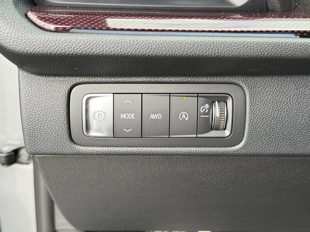 New 2026 Chevrolet Traverse RS w/ LPO, Floor Liner Package AWD/4WD image 22