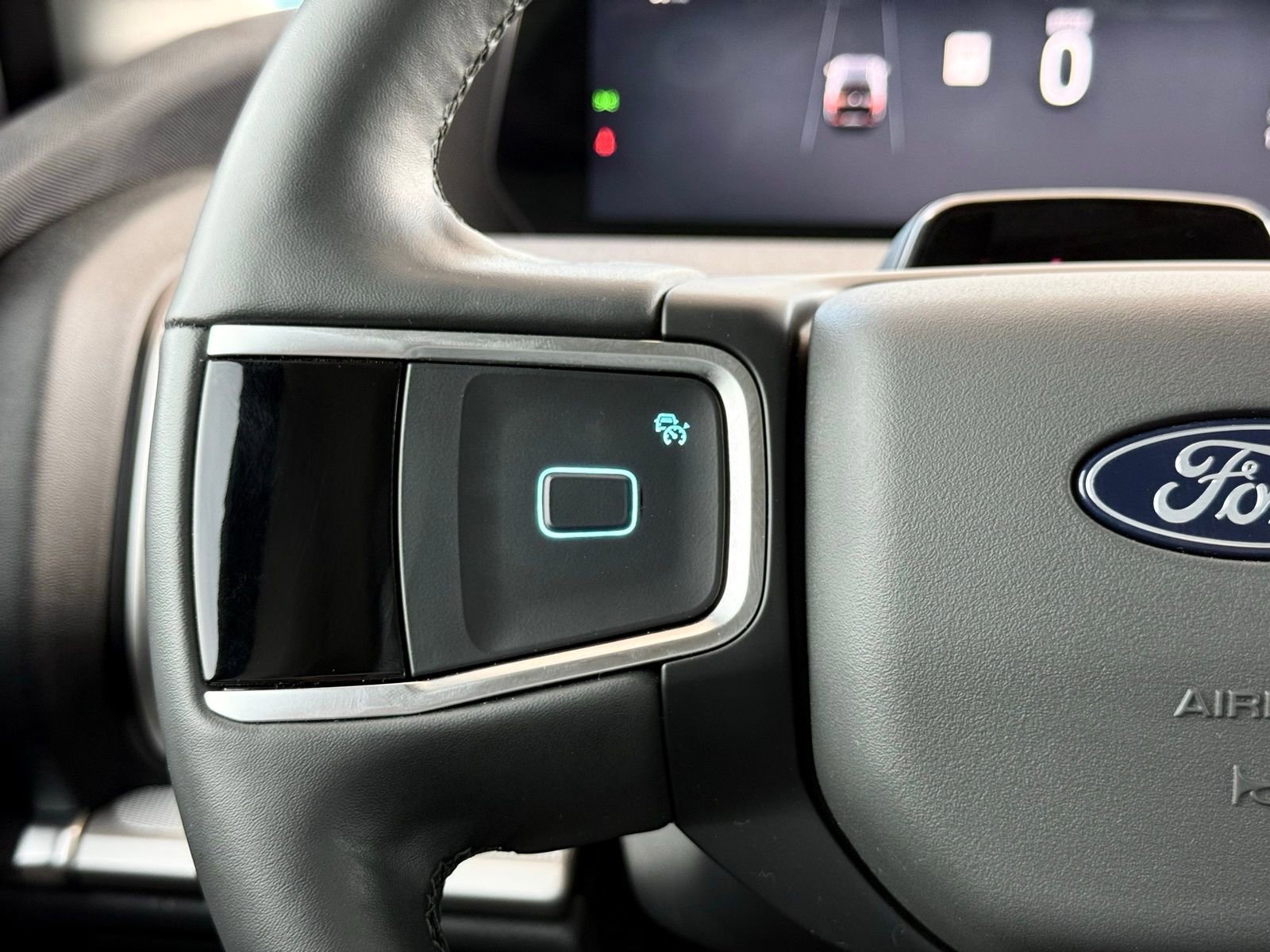 Used 2025 Ford Expedition Active image 38